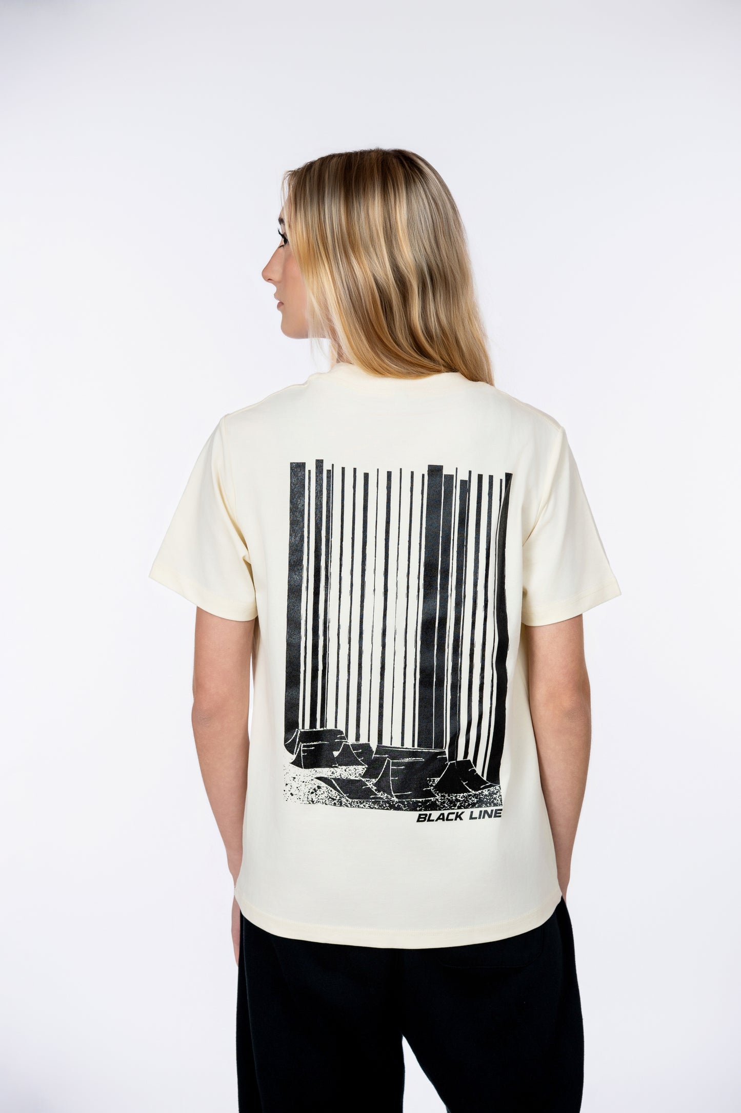 Black Line Jumps Casual Tee